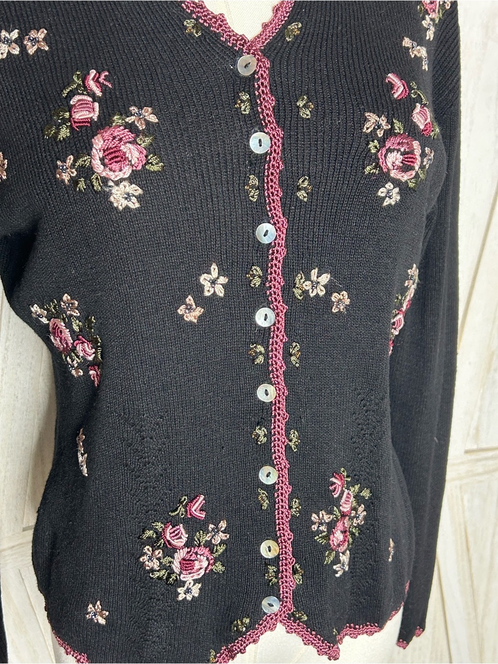 Emily Rose Vintage 90s Cardigan Floral Embroidery Grannycore Sz L Coquette EUC - Picture 5 of 10